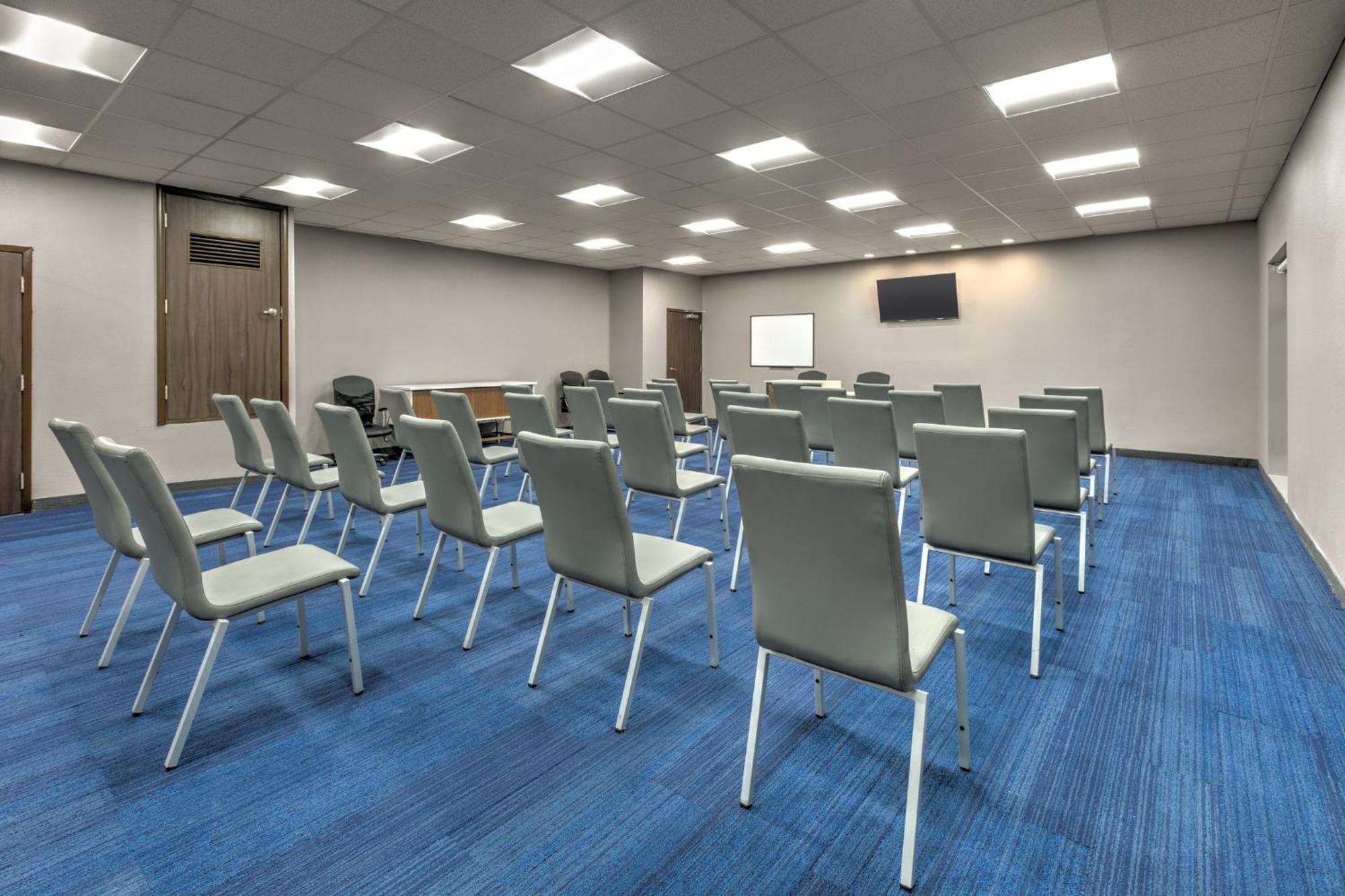 Holiday Inn Express - San Antonio East I-10 By Ihg Exterior foto